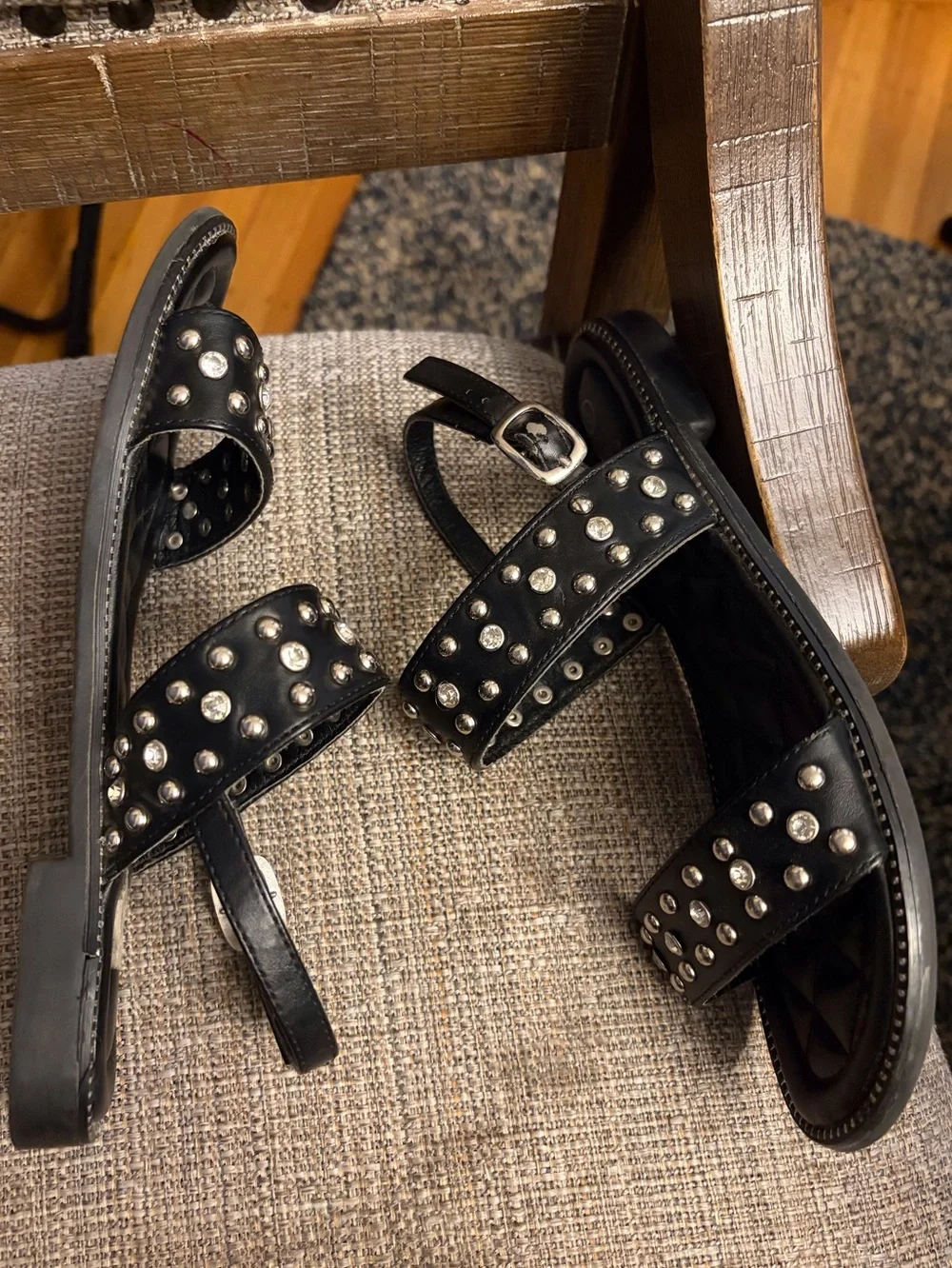 Kids forever sandals size 6